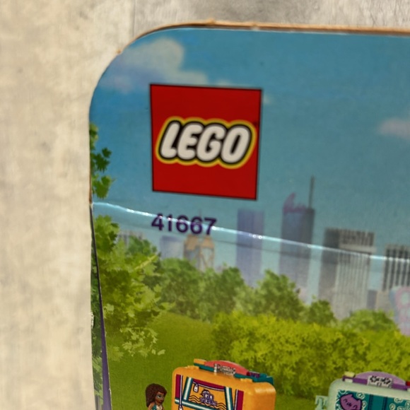 New in Package Lego Friends Olivia’s Gaming Cube 64 PCS Mystery Pet - Picture 4 of 6